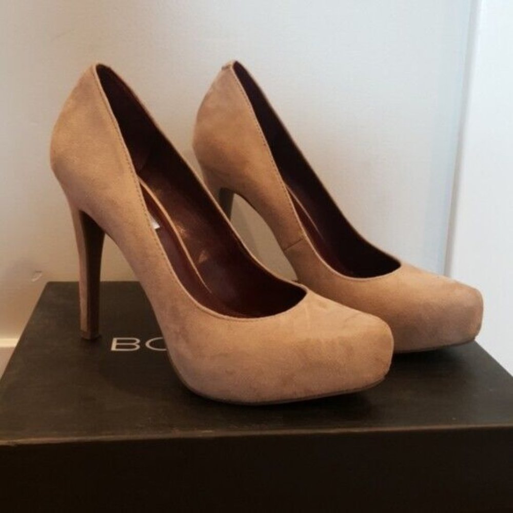 BCBGeneration Parade Pumps Pumice Size 7M